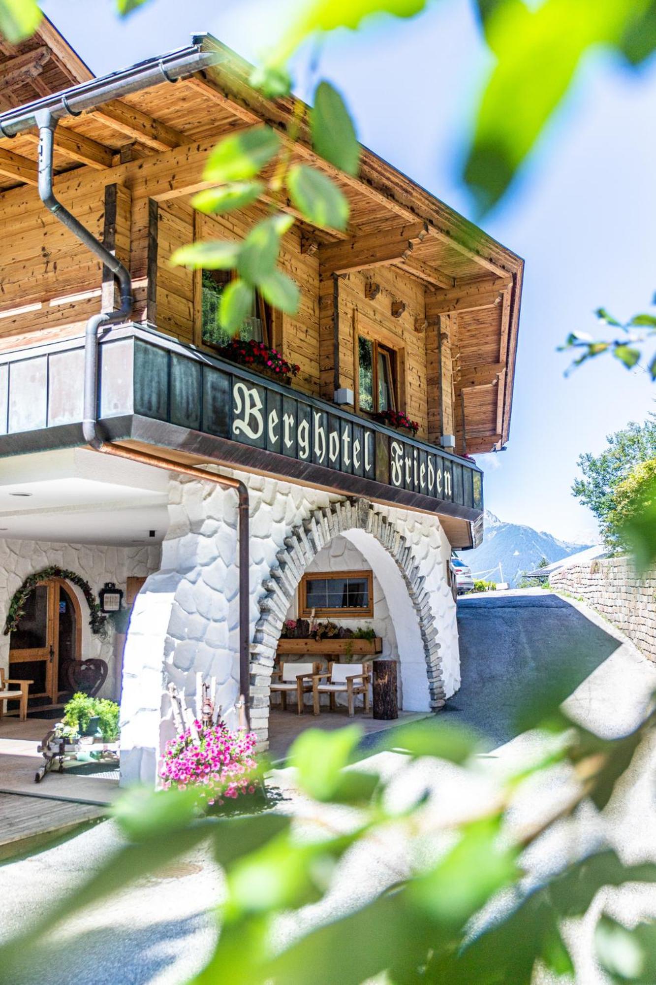Frieden Das Alpine Panorama Hotel Hochpillberg 外观 照片